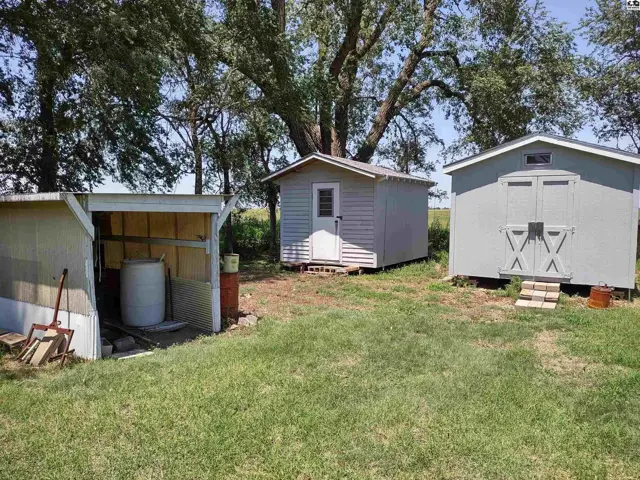 Photo of 403 N Main St, Iuka, KS