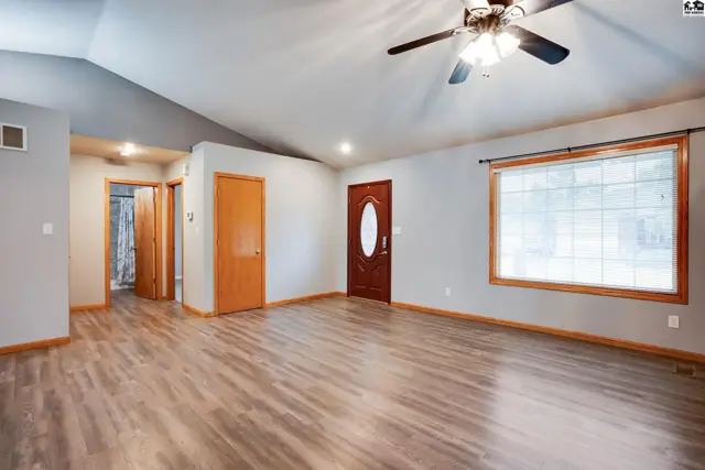 Photo of 611 E 41st Ave, Hutchinson, KS