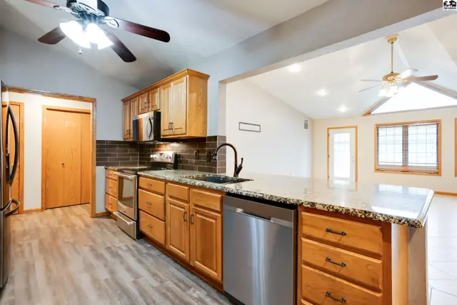 Photo of 611 E 41st Ave, Hutchinson, KS