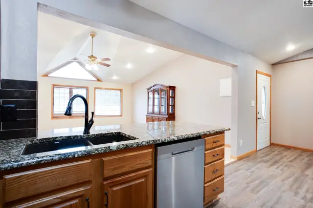 Photo of 611 E 41st Ave, Hutchinson, KS