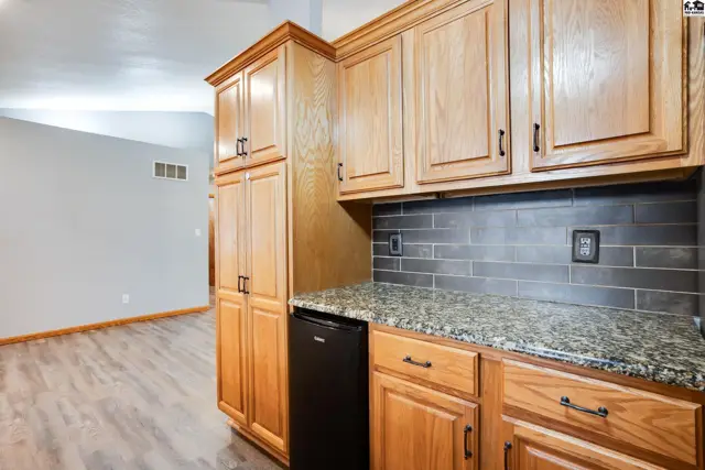 Photo of 611 E 41st Ave, Hutchinson, KS