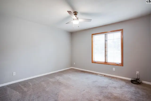 Photo of 611 E 41st Ave, Hutchinson, KS