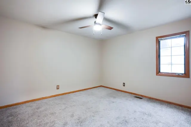 Photo of 611 E 41st Ave, Hutchinson, KS