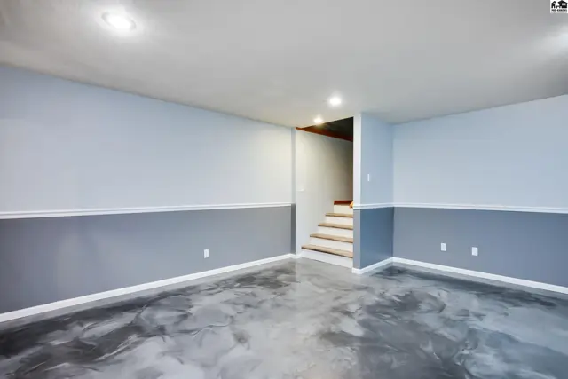 Photo of 611 E 41st Ave, Hutchinson, KS