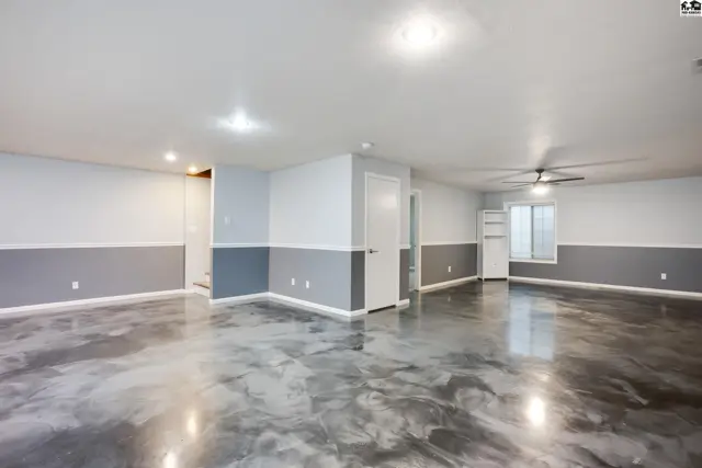Photo of 611 E 41st Ave, Hutchinson, KS