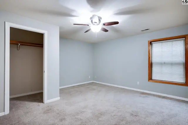 Photo of 611 E 41st Ave, Hutchinson, KS