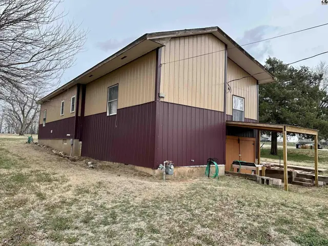 Photo of 323 S Oak St, Medicine Lodge, KS