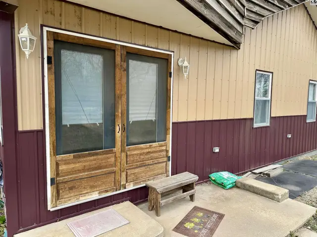 Photo of 323 S Oak St, Medicine Lodge, KS