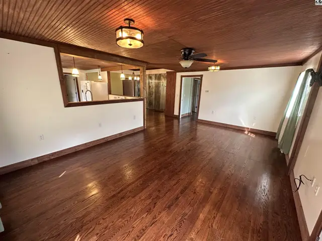 Photo of 323 S Oak St, Medicine Lodge, KS