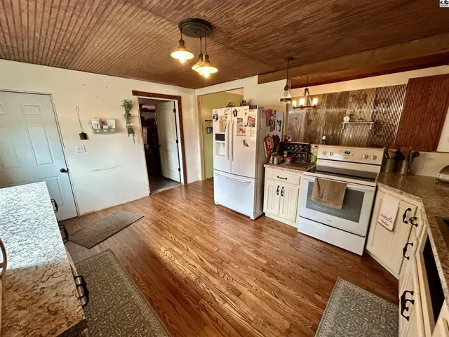 Photo of 323 S Oak St, Medicine Lodge, KS