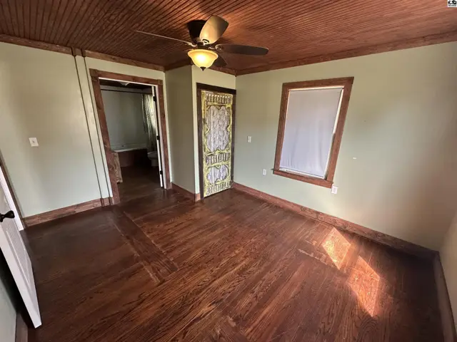 Photo of 323 S Oak St, Medicine Lodge, KS