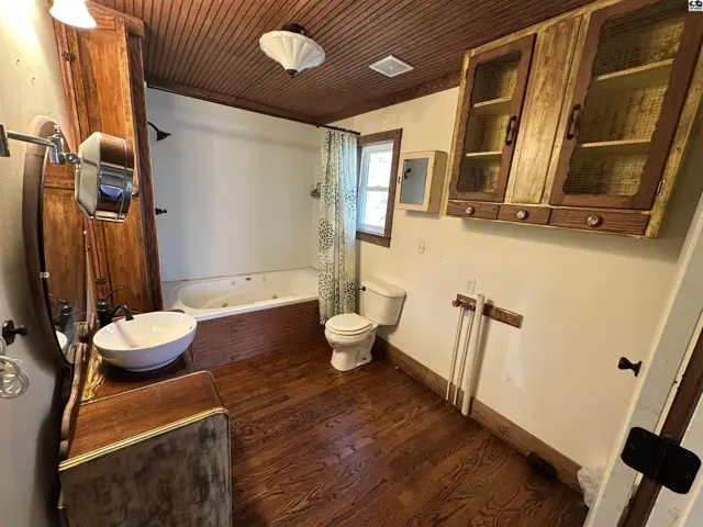 Photo of 323 S Oak St, Medicine Lodge, KS