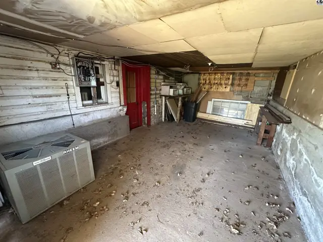 Photo of 323 S Oak St, Medicine Lodge, KS