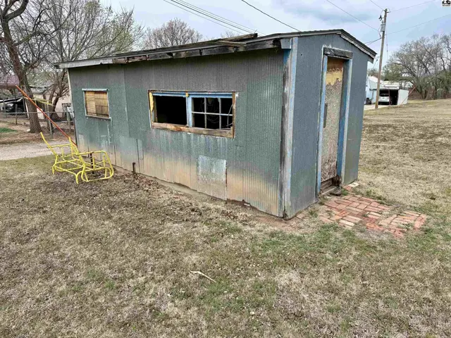 Photo of 323 S Oak St, Medicine Lodge, KS