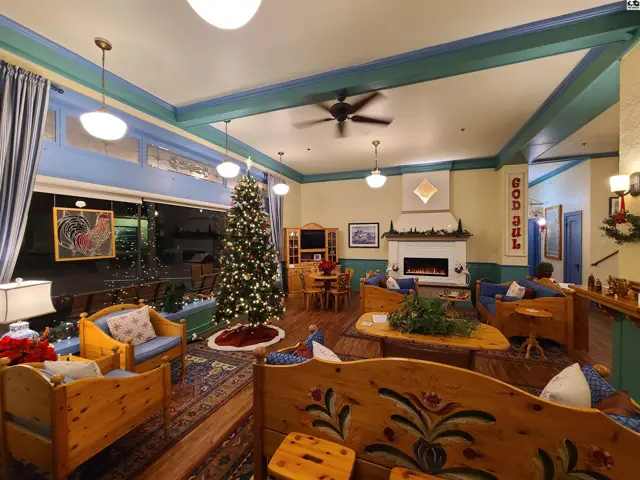 Photo of 112 W Lincoln St, Lindsborg, KS