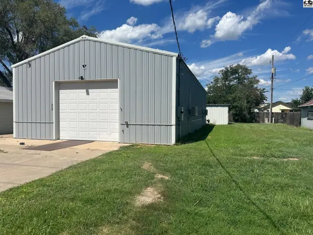 Photo of 212 E Center St, Burrton, KS