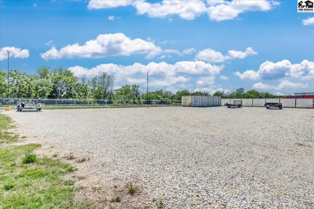 Photo of 601 E 2nd Ave, Hutchinson, KS