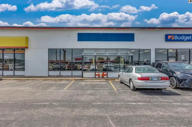 Photo of 1223 E 30th Ave, Hutchinson, KS