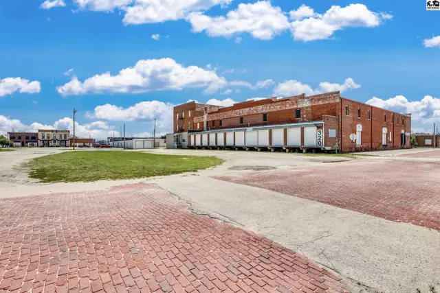 Photo of 320 S Washington St, Hutchinson, KS