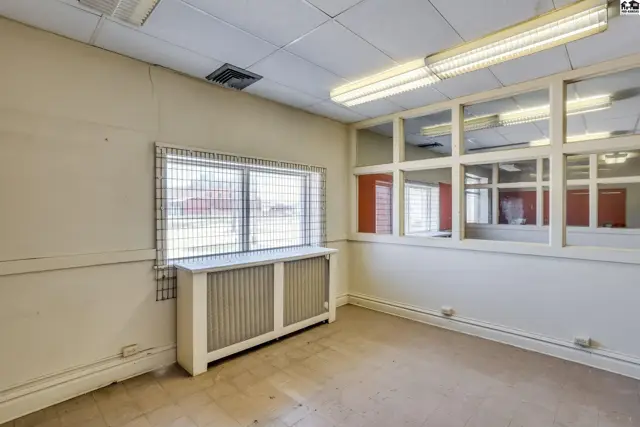 Photo of 320 S Washington St, Hutchinson, KS