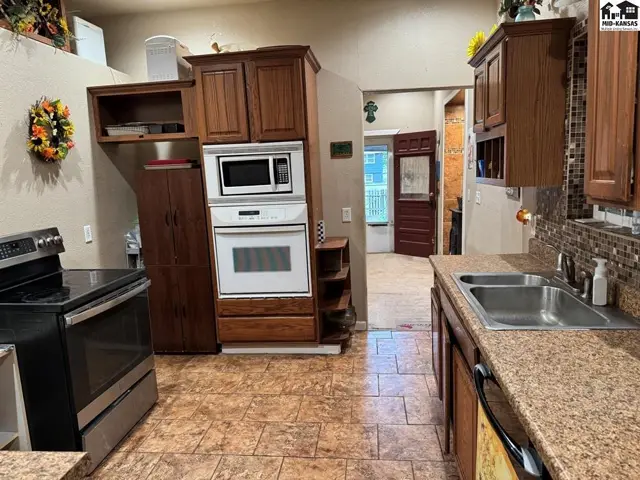 Photo of 505 S Main St, Lewis, KS