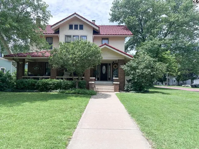 Photo of 323 N Main St, Pratt, KS