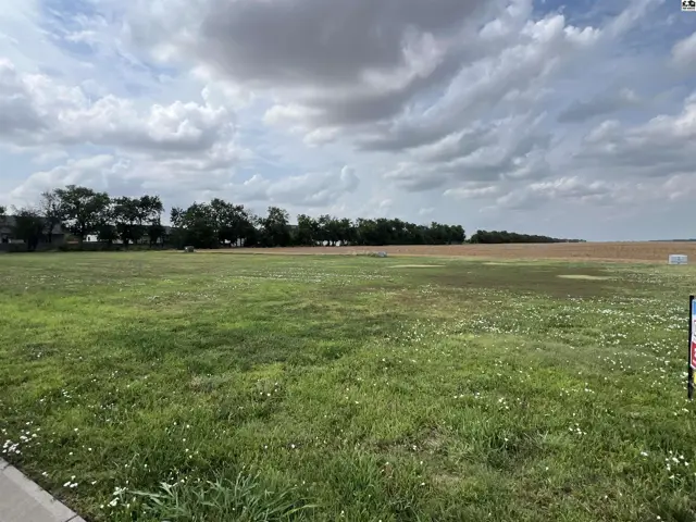 Photo of 901 Veranda Lake Dr, McPherson, KS