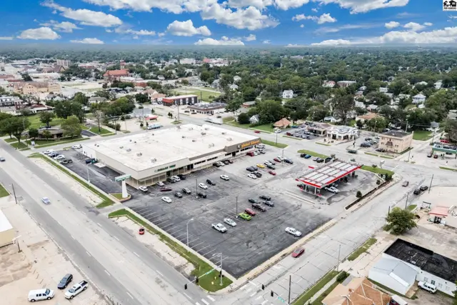 Photo of 401 E 4, Hutchinson, KS
