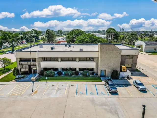 Photo of 500 W 1st Ave, Hutchinson, KS