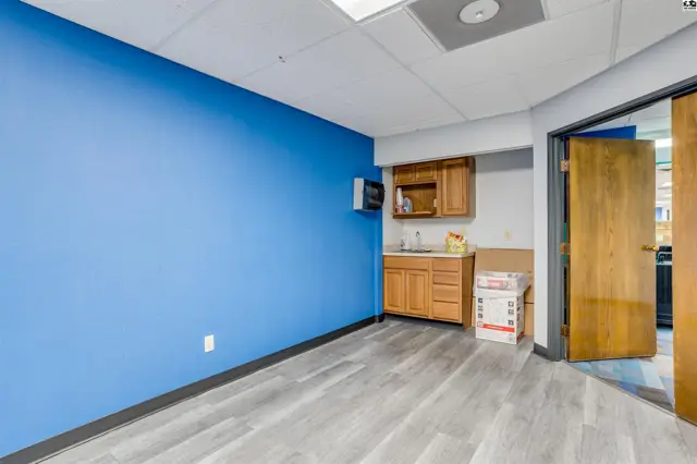 Photo of 500 W 1st Ave, Hutchinson, KS