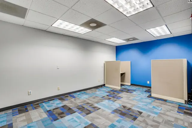 Photo of 500 W 1st Ave, Hutchinson, KS