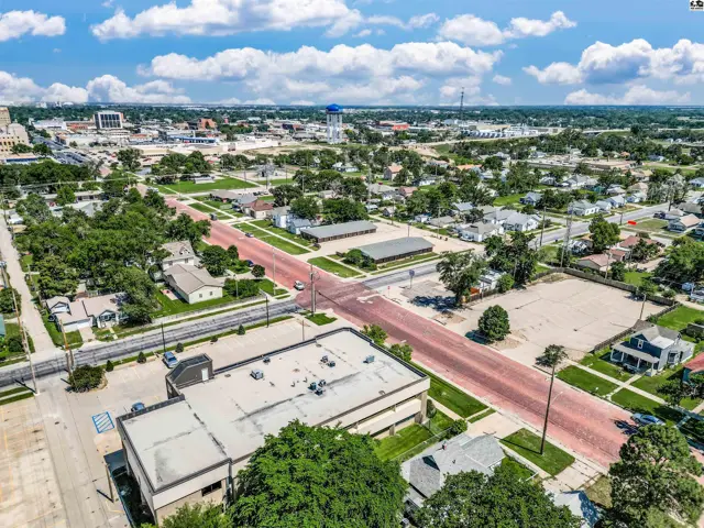 Photo of 500 W 1st Ave, Hutchinson, KS