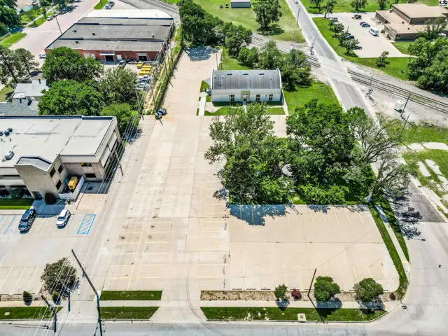 Photo of 500 W 1st Ave, Hutchinson, KS