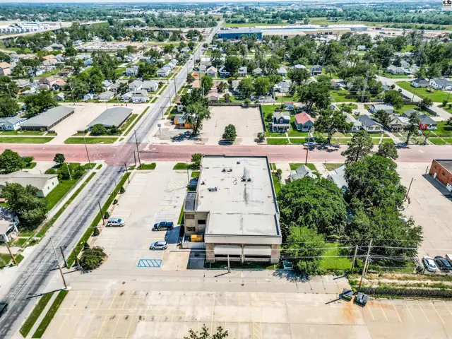 Photo of 500 W 1st Ave, Hutchinson, KS