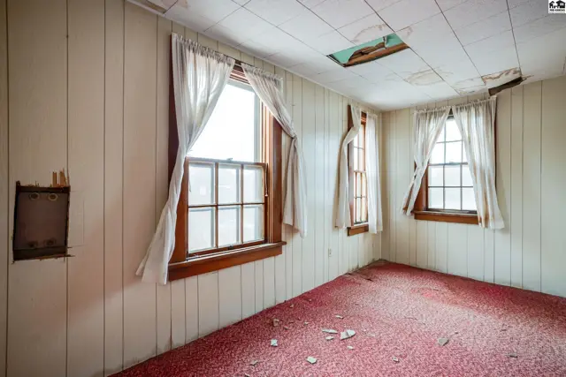 Photo of 205 S West Ave, Lyons, KS