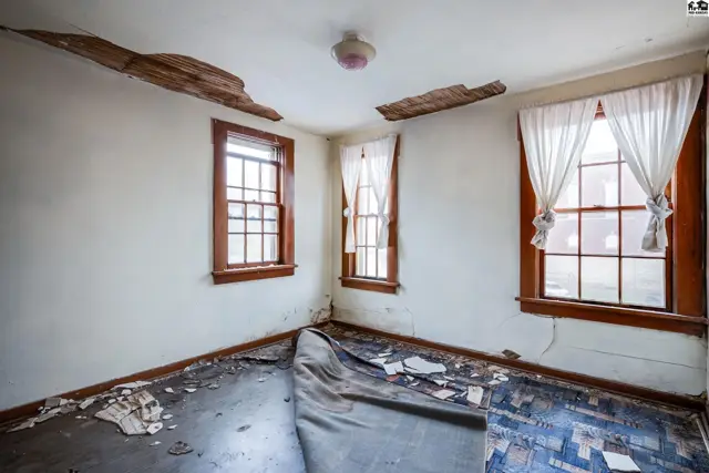Photo of 205 S West Ave, Lyons, KS