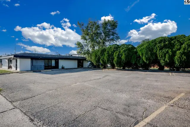 Photo of 510 E 17th Ave, Hutchinson, KS
