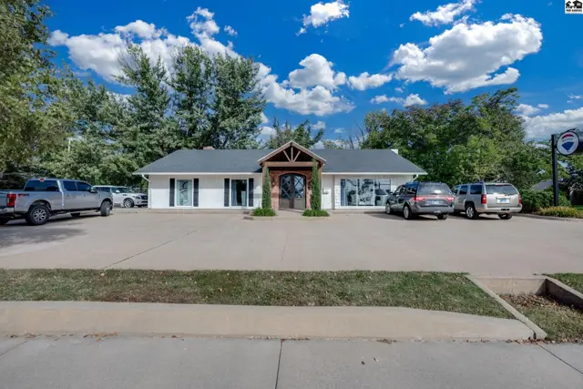 Photo of 2300 N Lorraine St, Hutchinson, KS