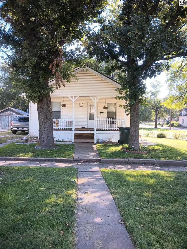 Photo of 418 East Avenue South, Lyons, KS