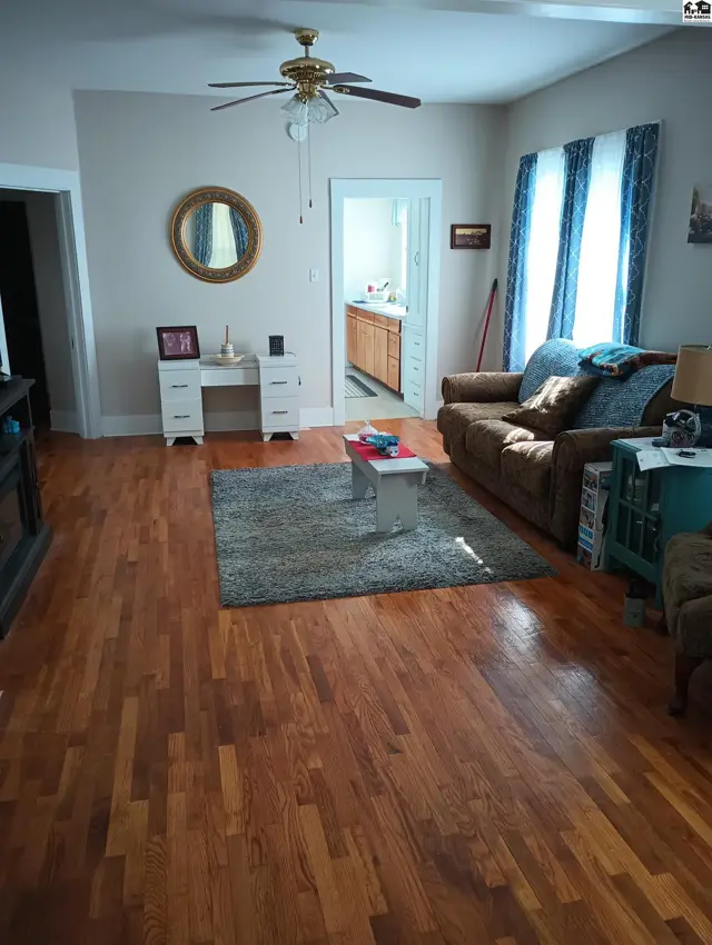 Photo of 418 East Avenue South, Lyons, KS