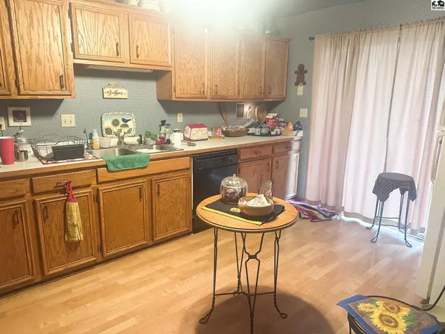 Photo of 300 N Main St, Pratt, KS
