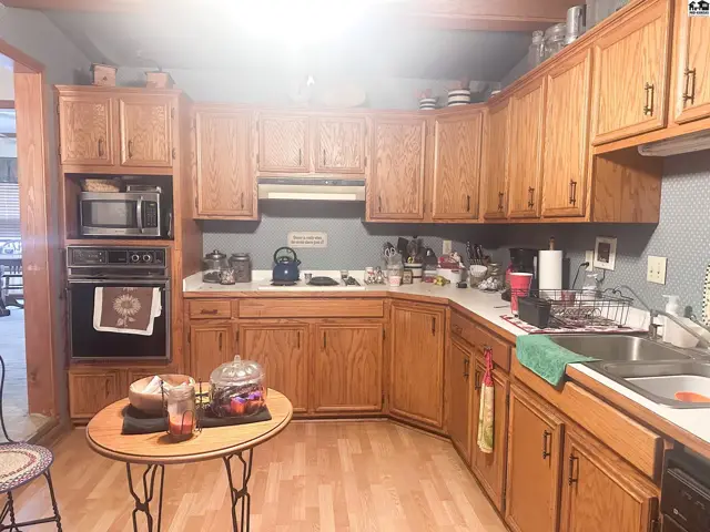 Photo of 300 N Main St, Pratt, KS