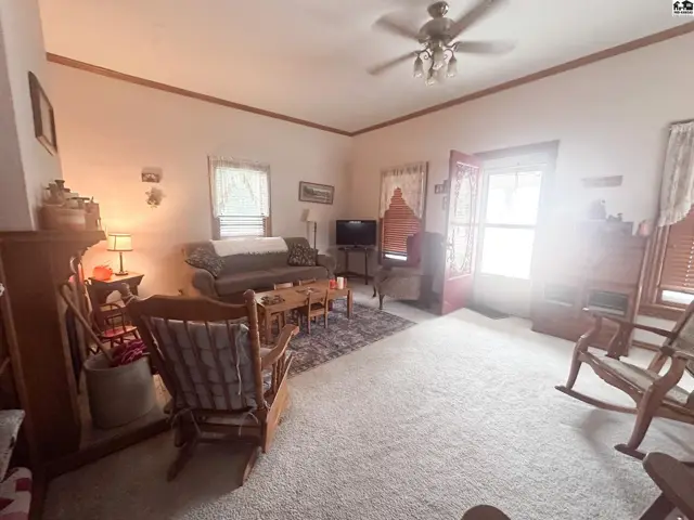 Photo of 300 N Main St, Pratt, KS