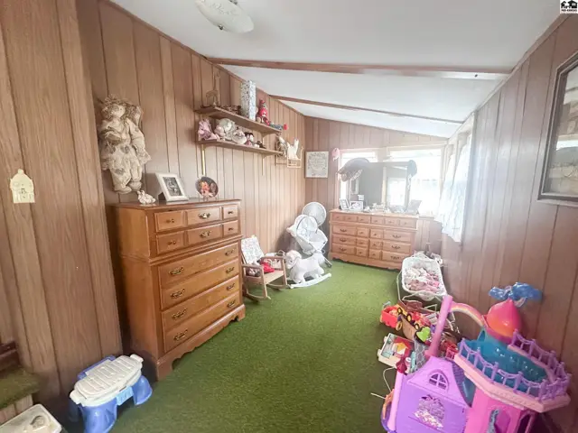 Photo of 300 N Main St, Pratt, KS