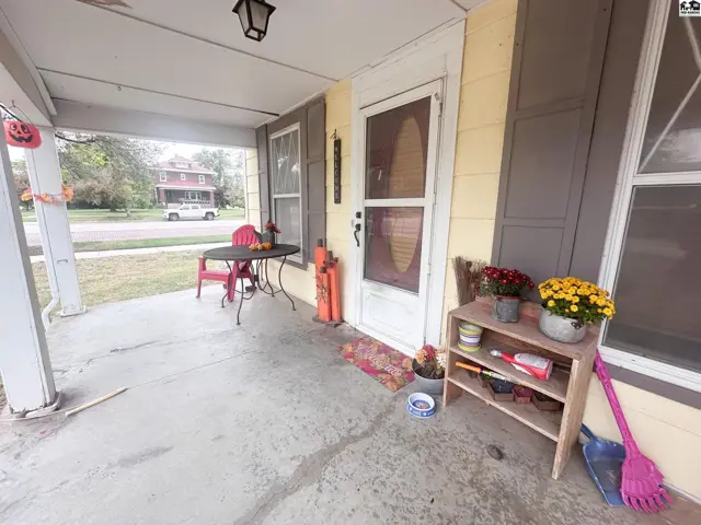 Photo of 300 N Main St, Pratt, KS