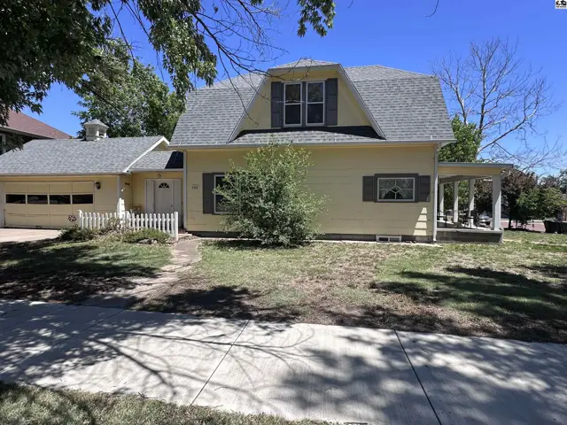 Photo of 300 N Main St, Pratt, KS