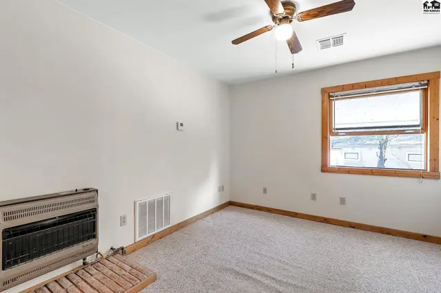 Photo of 5517 E 17th Ave, Hutchinson, KS