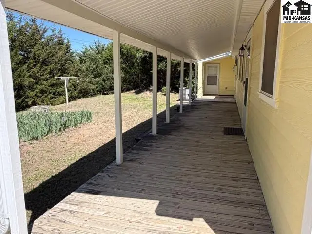 Photo of 5517 E 17th Ave, Hutchinson, KS