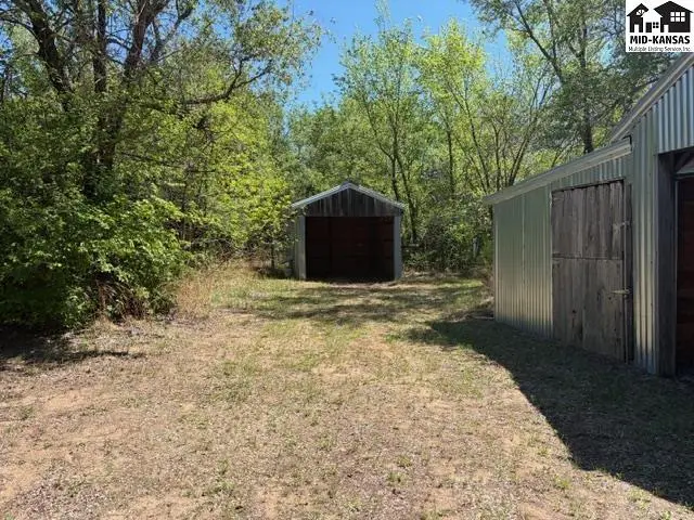Photo of 5517 E 17th Ave, Hutchinson, KS
