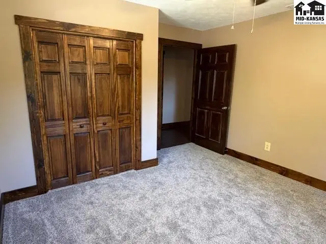 Photo of 5517 E 17th Ave, Hutchinson, KS